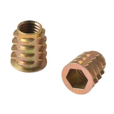 Træskrue i indsatsmøtrik M8